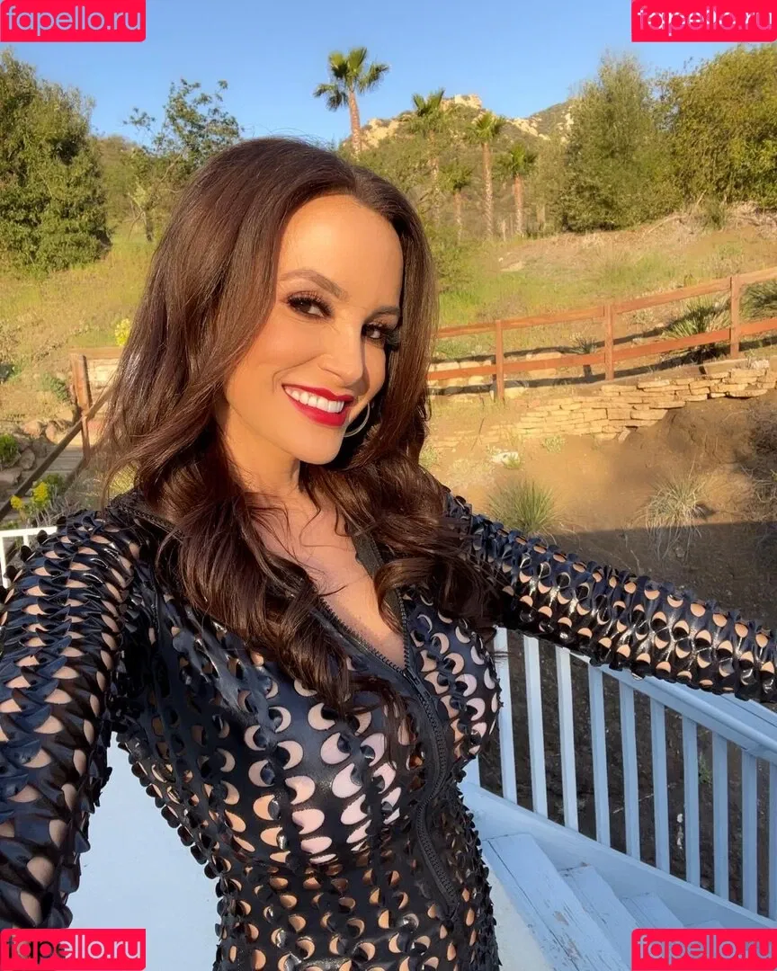 Lisa Ann / Thereallisaann Onlyfans Photo Gallery 