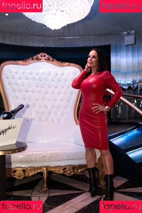 Lisa Ann / Thereallisaann Onlyfans Photo Gallery 