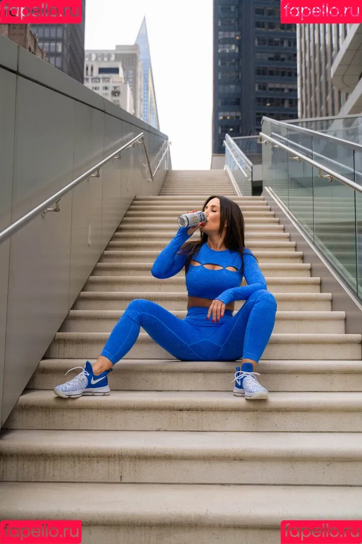 Lisa Ann / Thereallisaann Onlyfans Photo Gallery 