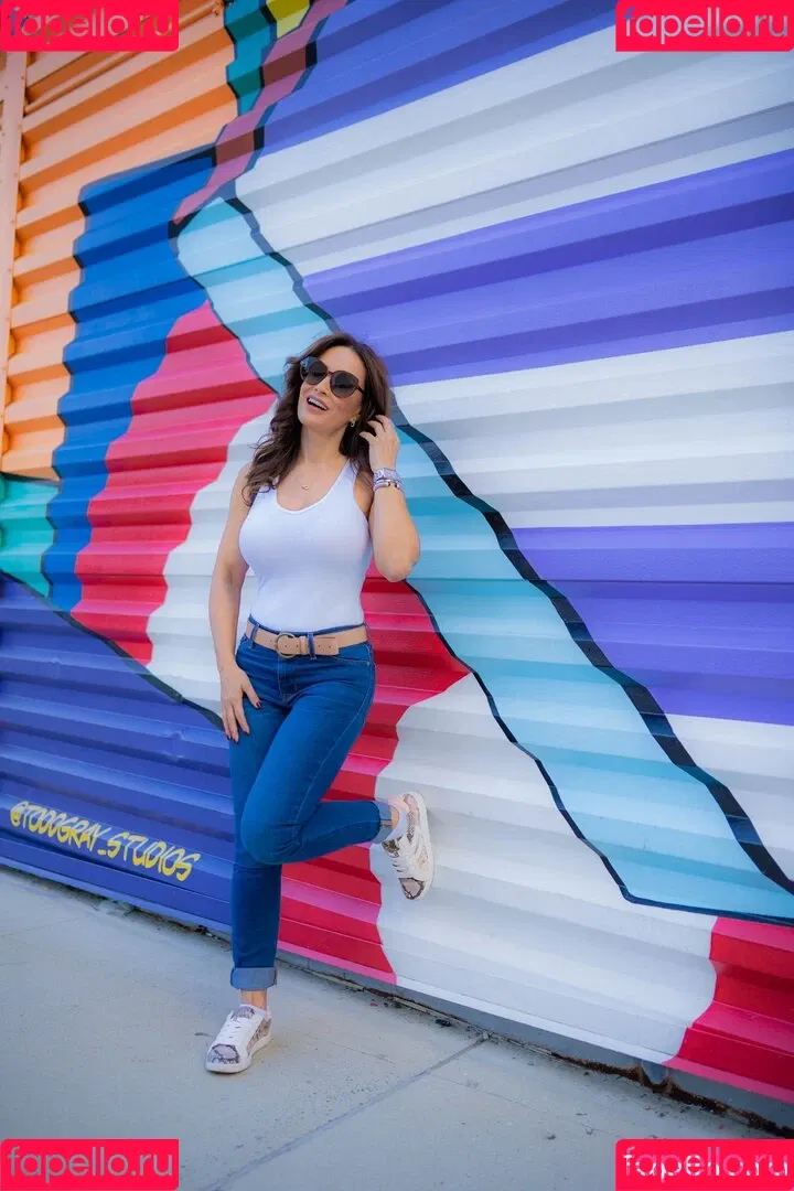 Lisa Ann / Thereallisaann Onlyfans Photo Gallery 