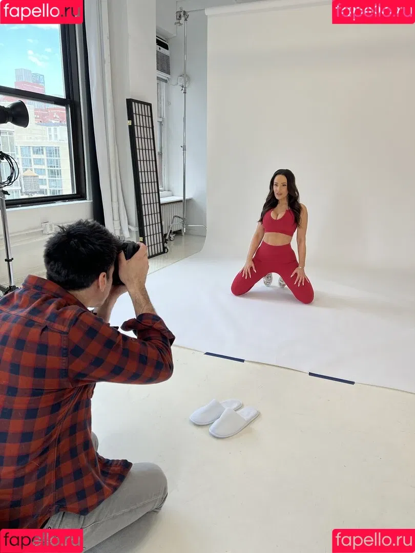 Lisa Ann / Thereallisaann Onlyfans Photo Gallery 