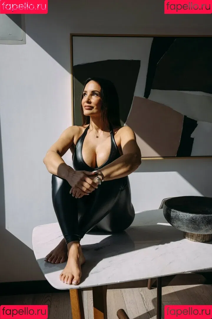 Lisa Ann / Thereallisaann Onlyfans Photo Gallery 