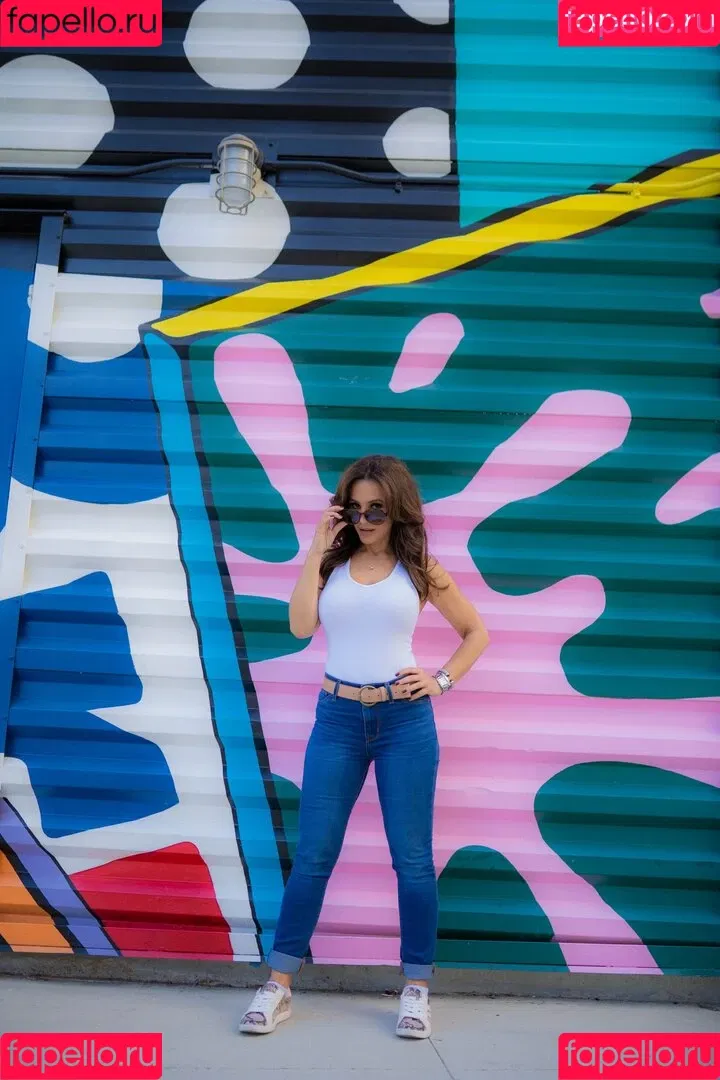 Lisa Ann / Thereallisaann Onlyfans Photo Gallery 