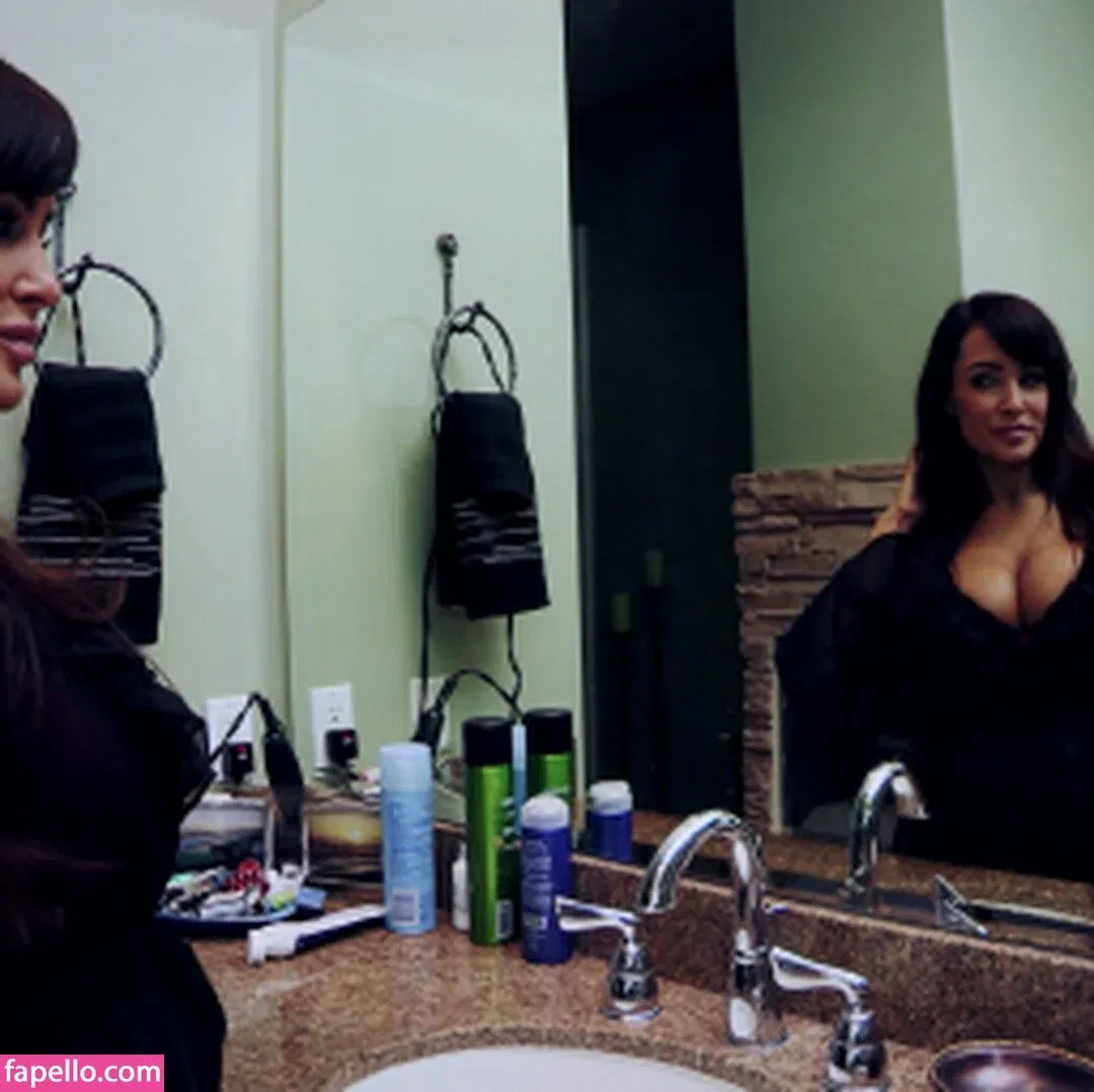 Lisa Ann / Thereallisaann Onlyfans Photo Gallery 