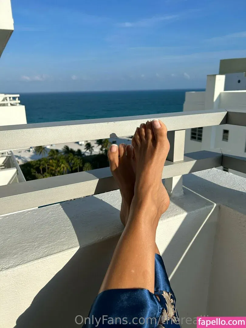 Lisa Ann / Thereallisaann Onlyfans Photo Gallery 