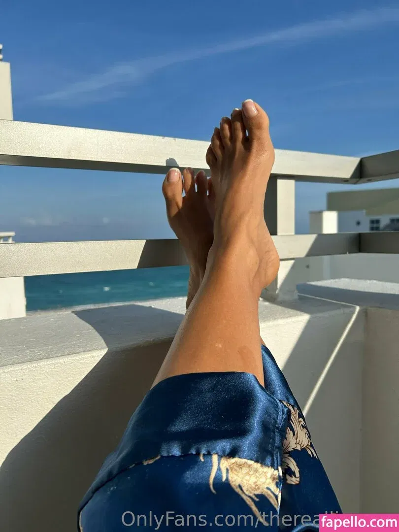 Lisa Ann / Thereallisaann Onlyfans Photo Gallery 