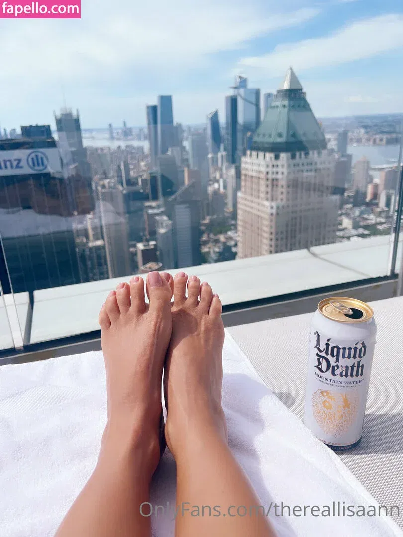 Lisa Ann / Thereallisaann Onlyfans Photo Gallery 