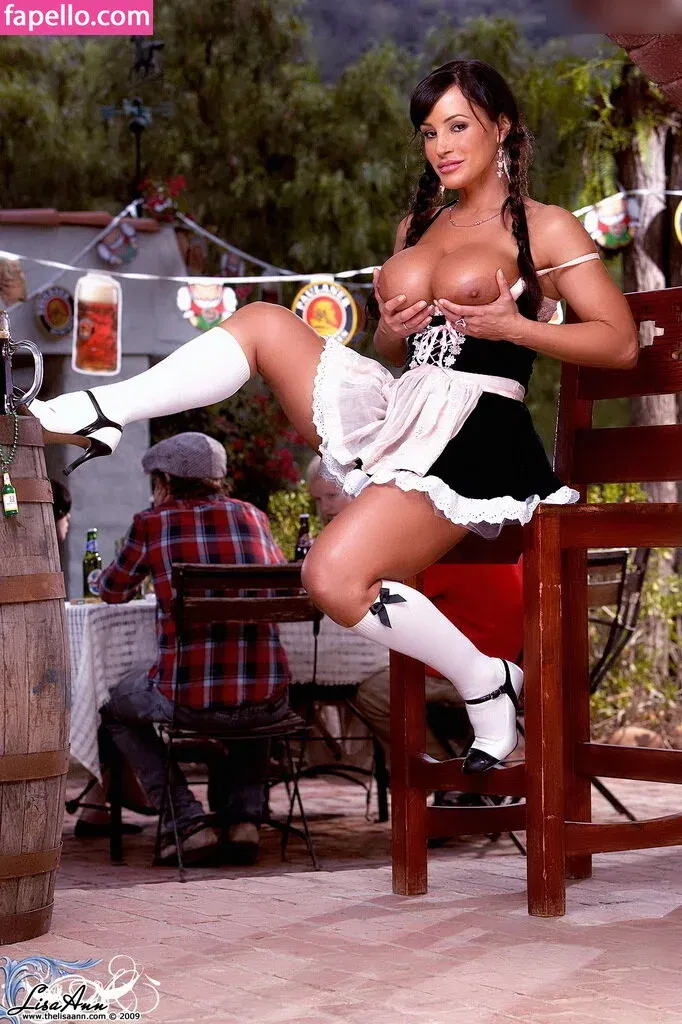 Lisa Ann / Thereallisaann Onlyfans Photo Gallery 