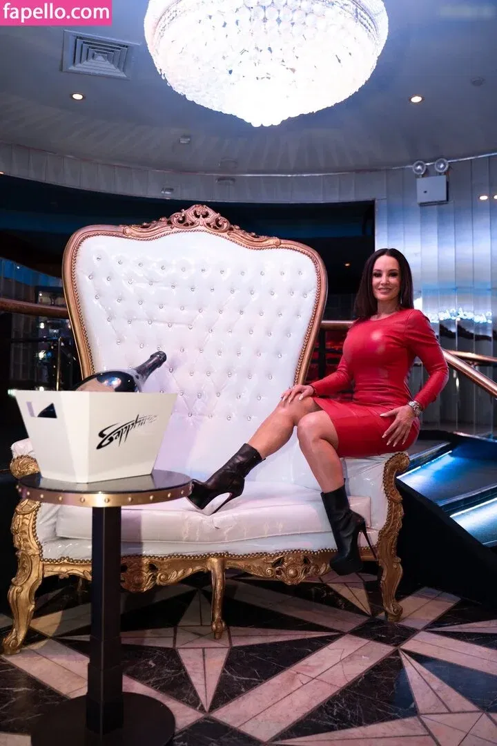 Lisa Ann / Thereallisaann Onlyfans Photo Gallery 