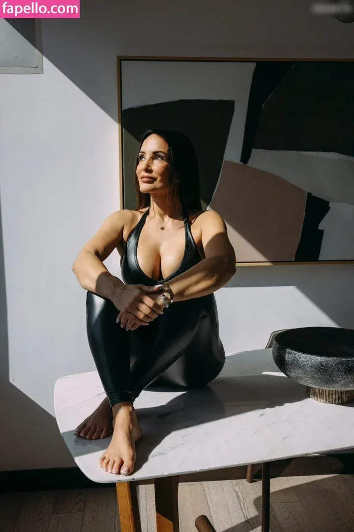 Lisa Ann / Thereallisaann Onlyfans Photo Gallery 