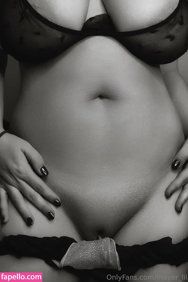 Mayer Lil / mayer_lil / mayer_lila Onlyfans Photo Gallery 