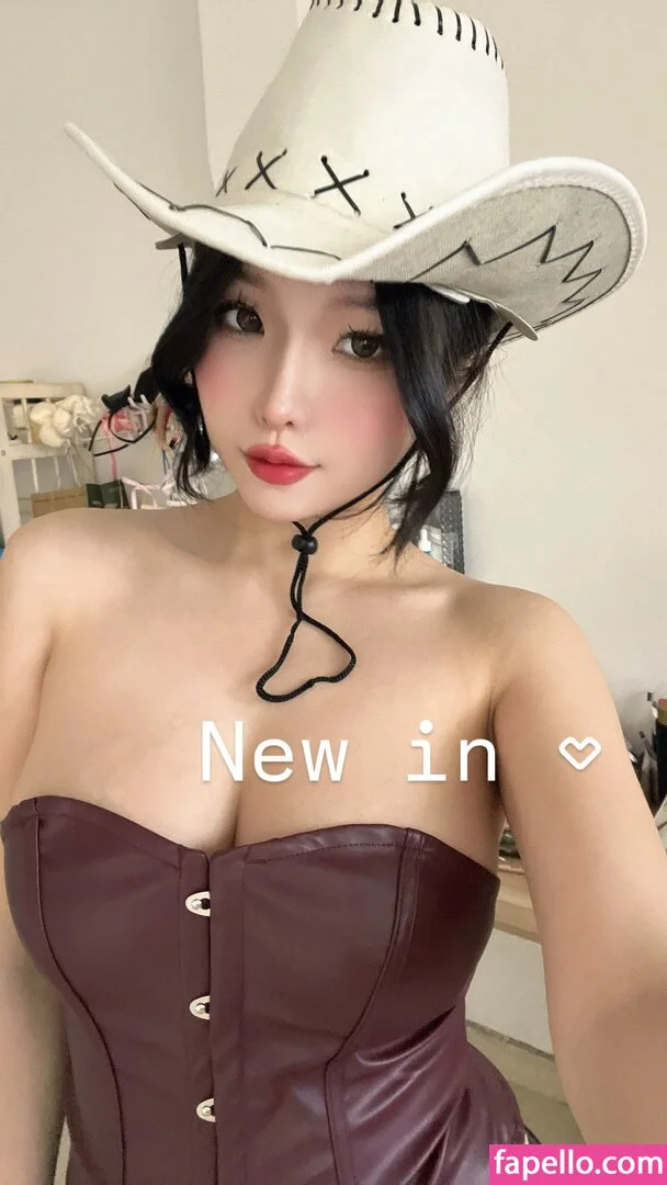 Duyenn Hipp / duyenn.hipp Onlyfans Photo Gallery 