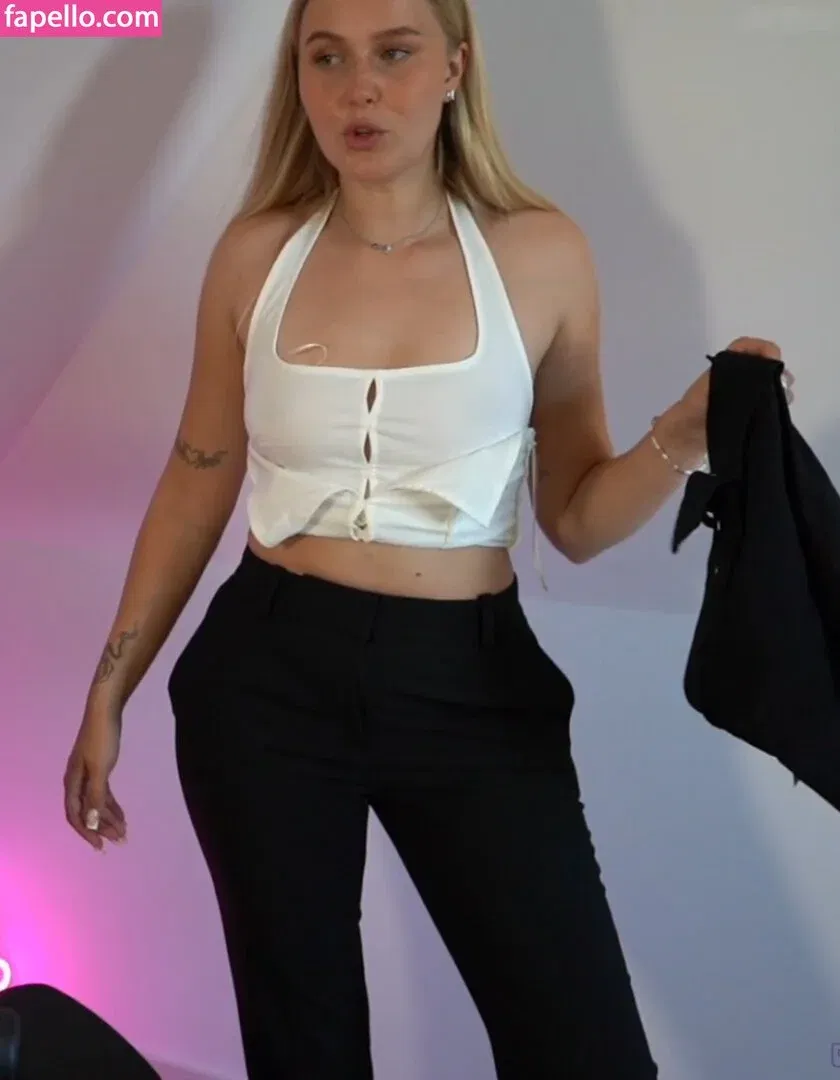 Cirizzle / cirizle / cirizzzle Onlyfans Photo Gallery 