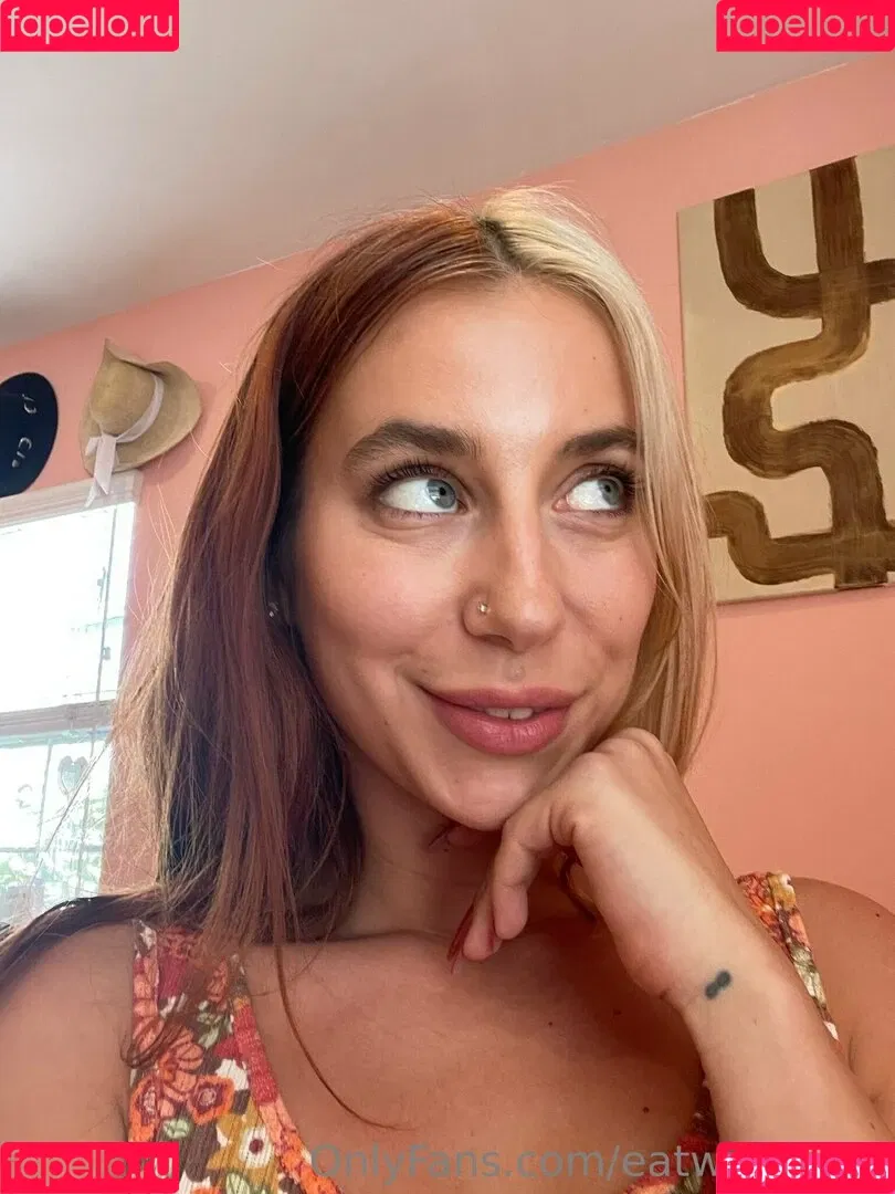 Eatwithmars / Missmars_ / eatwithmars_ Onlyfans Photo Gallery 