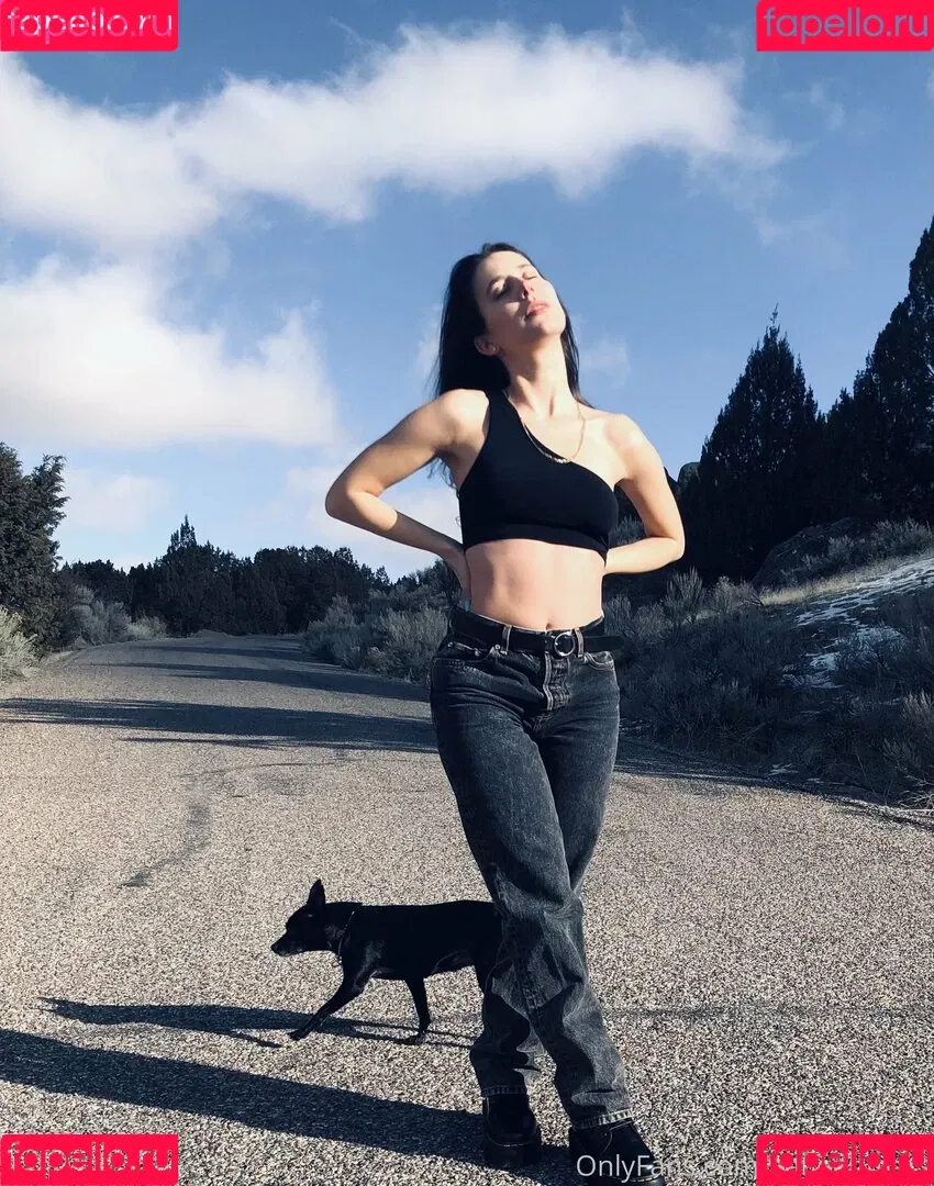 Eatwithmars / Missmars_ / eatwithmars_ Onlyfans Photo Gallery 