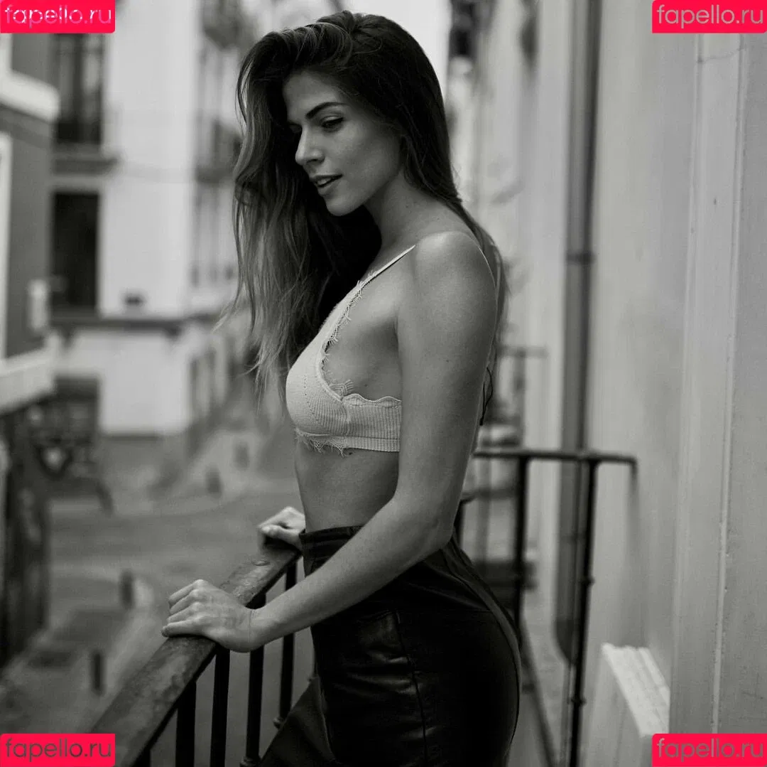 Stephanie Cayo / unlunar Onlyfans Photo Gallery 