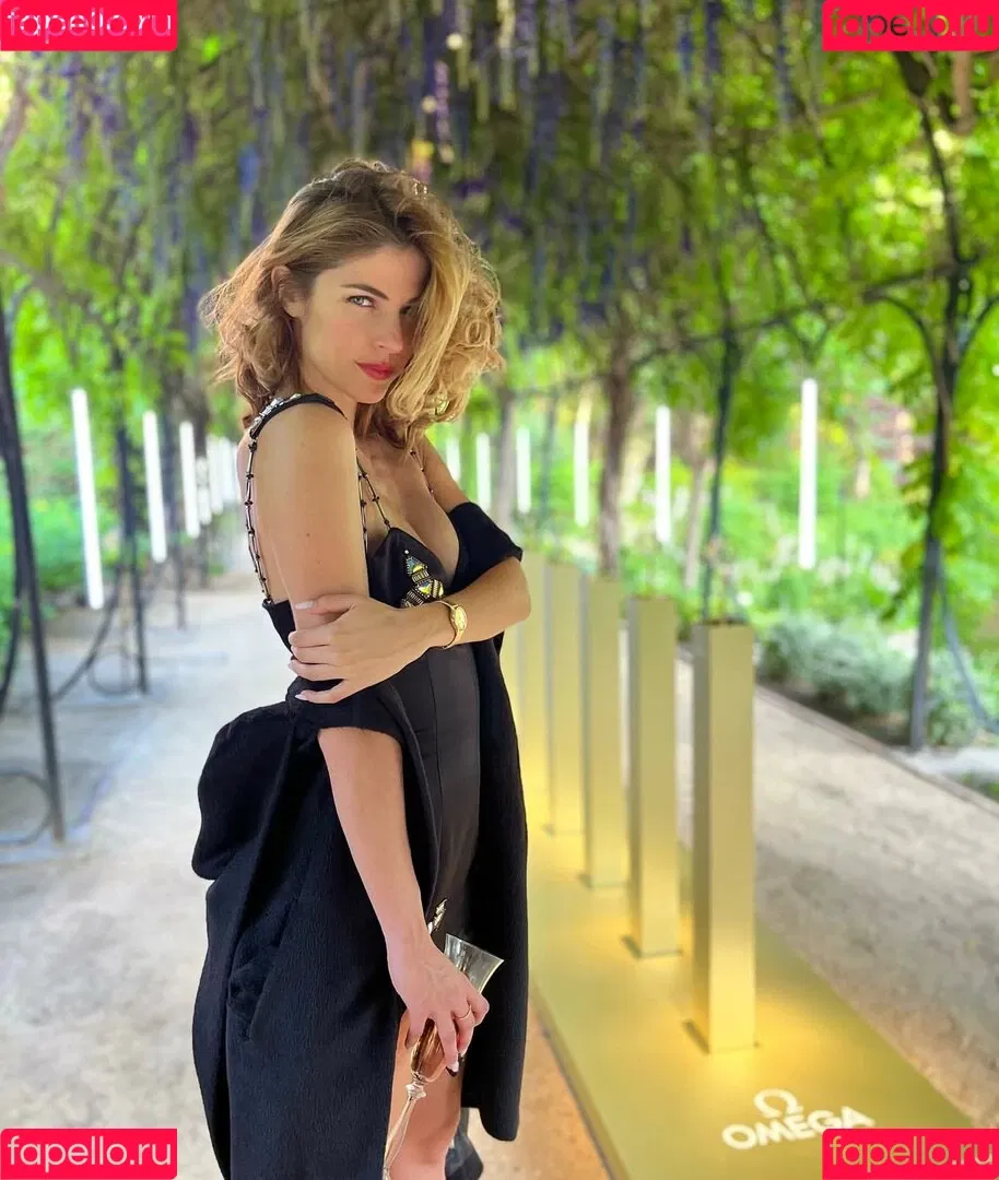 Stephanie Cayo / unlunar Onlyfans Photo Gallery 