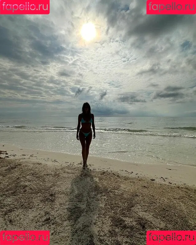 Stephanie Cayo / unlunar Onlyfans Photo Gallery 