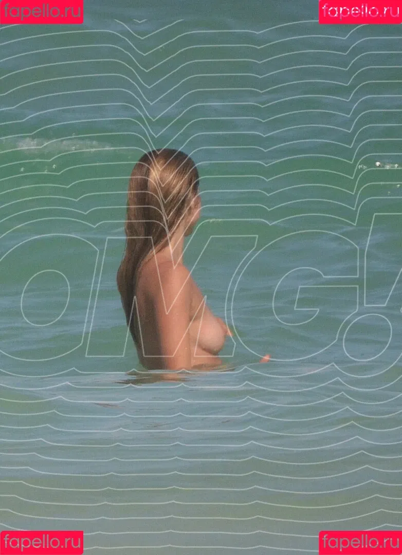 Stephanie Cayo / unlunar Onlyfans Photo Gallery 