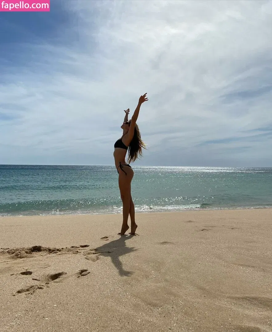 Stephanie Cayo / unlunar Onlyfans Photo Gallery 