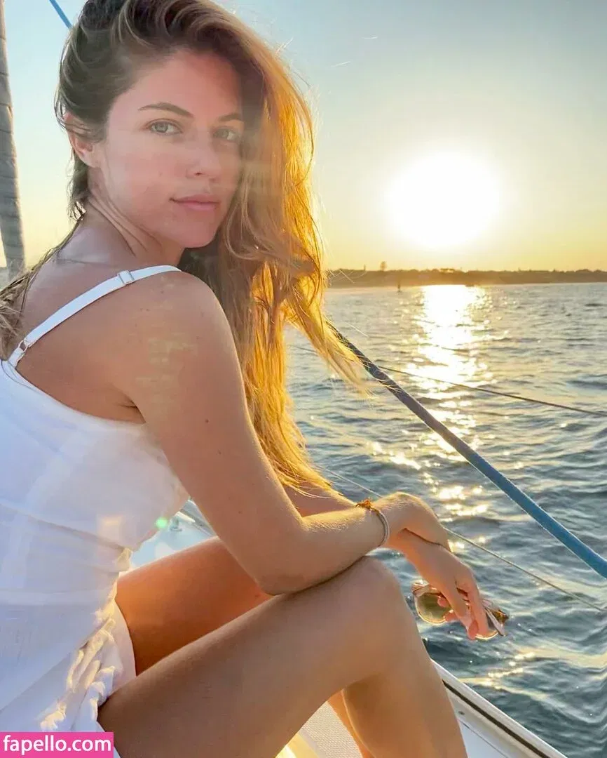 Stephanie Cayo / unlunar Onlyfans Photo Gallery 