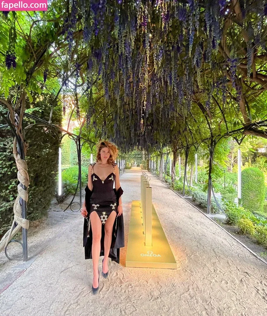 Stephanie Cayo / unlunar Onlyfans Photo Gallery 