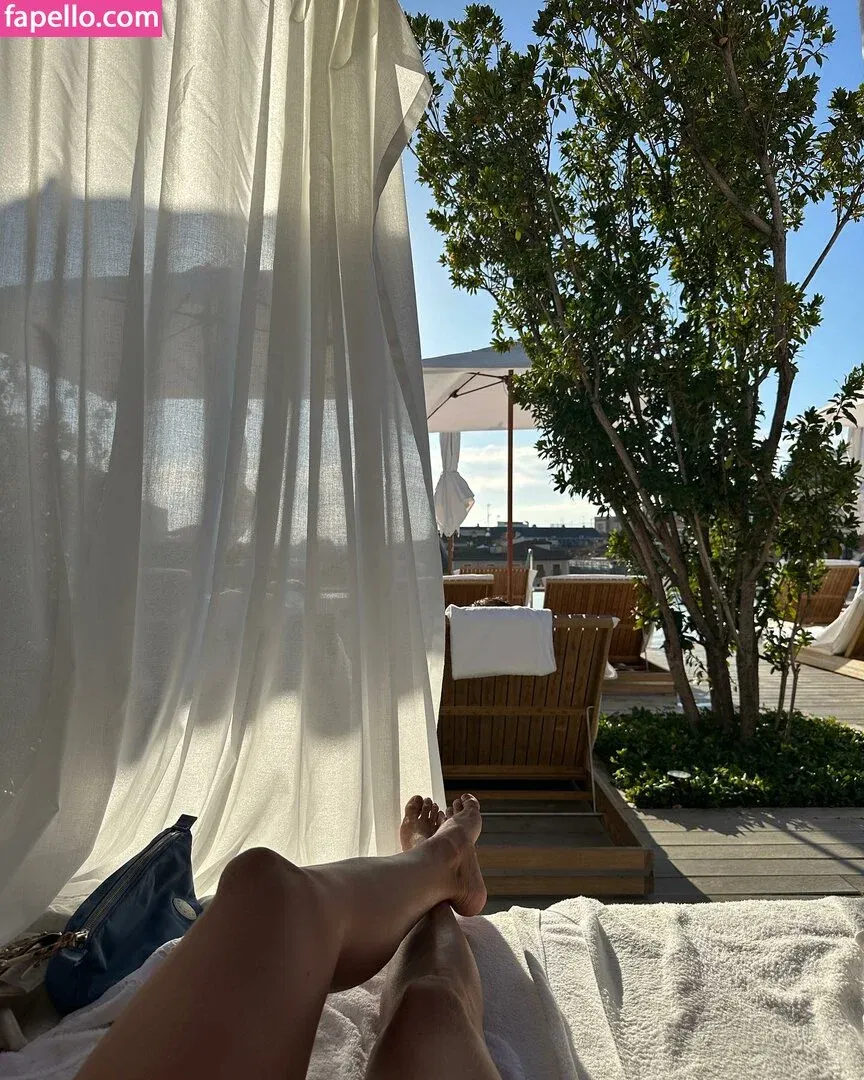 Stephanie Cayo / unlunar Onlyfans Photo Gallery 