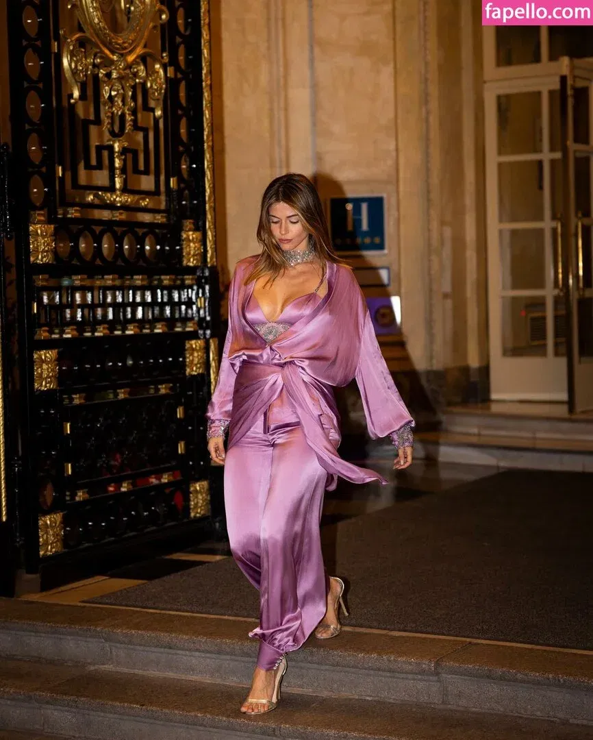 Stephanie Cayo / unlunar Onlyfans Photo Gallery 