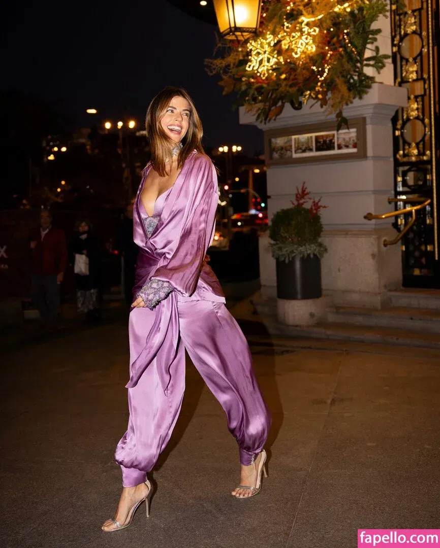 Stephanie Cayo / unlunar Onlyfans Photo Gallery 