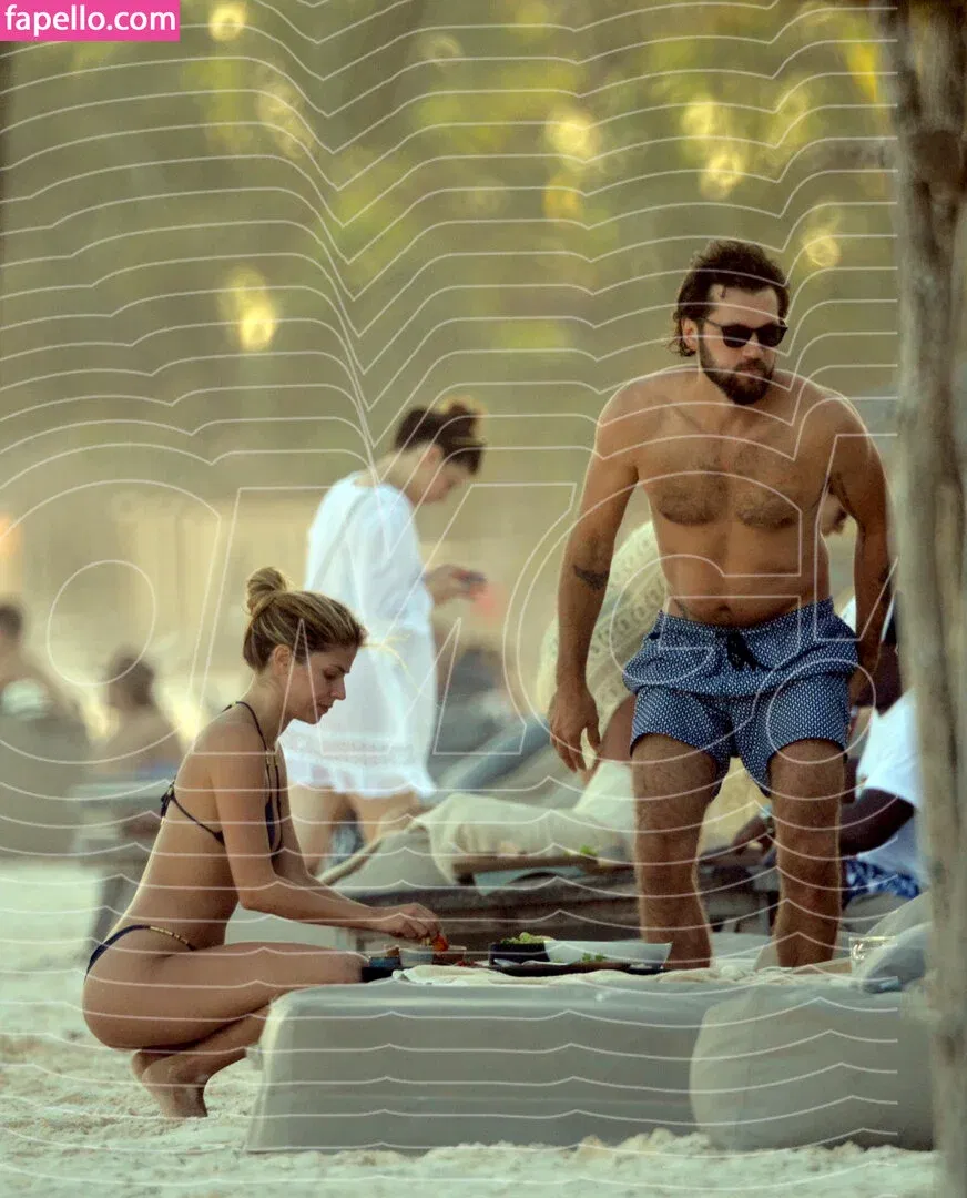 Stephanie Cayo / unlunar Onlyfans Photo Gallery 