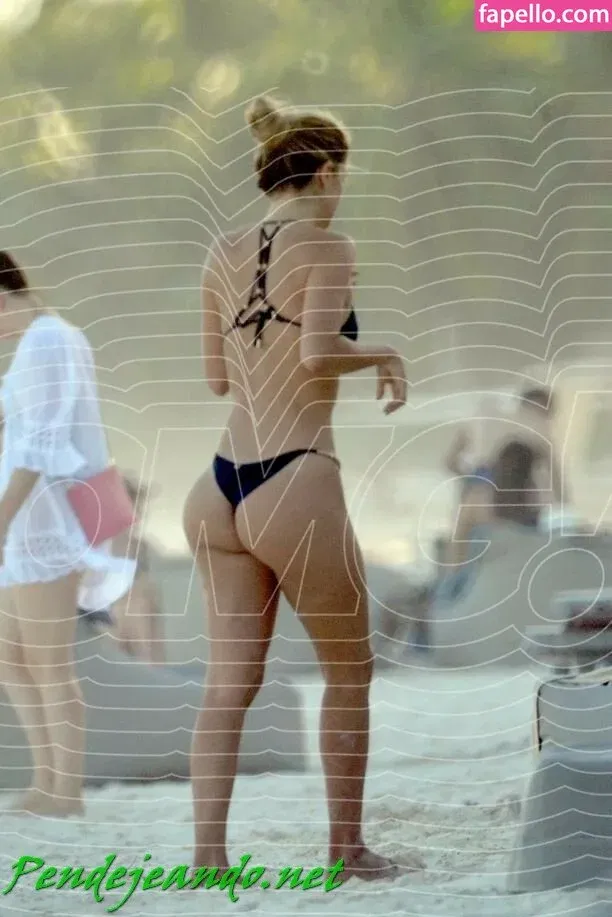 Stephanie Cayo / unlunar Onlyfans Photo Gallery 