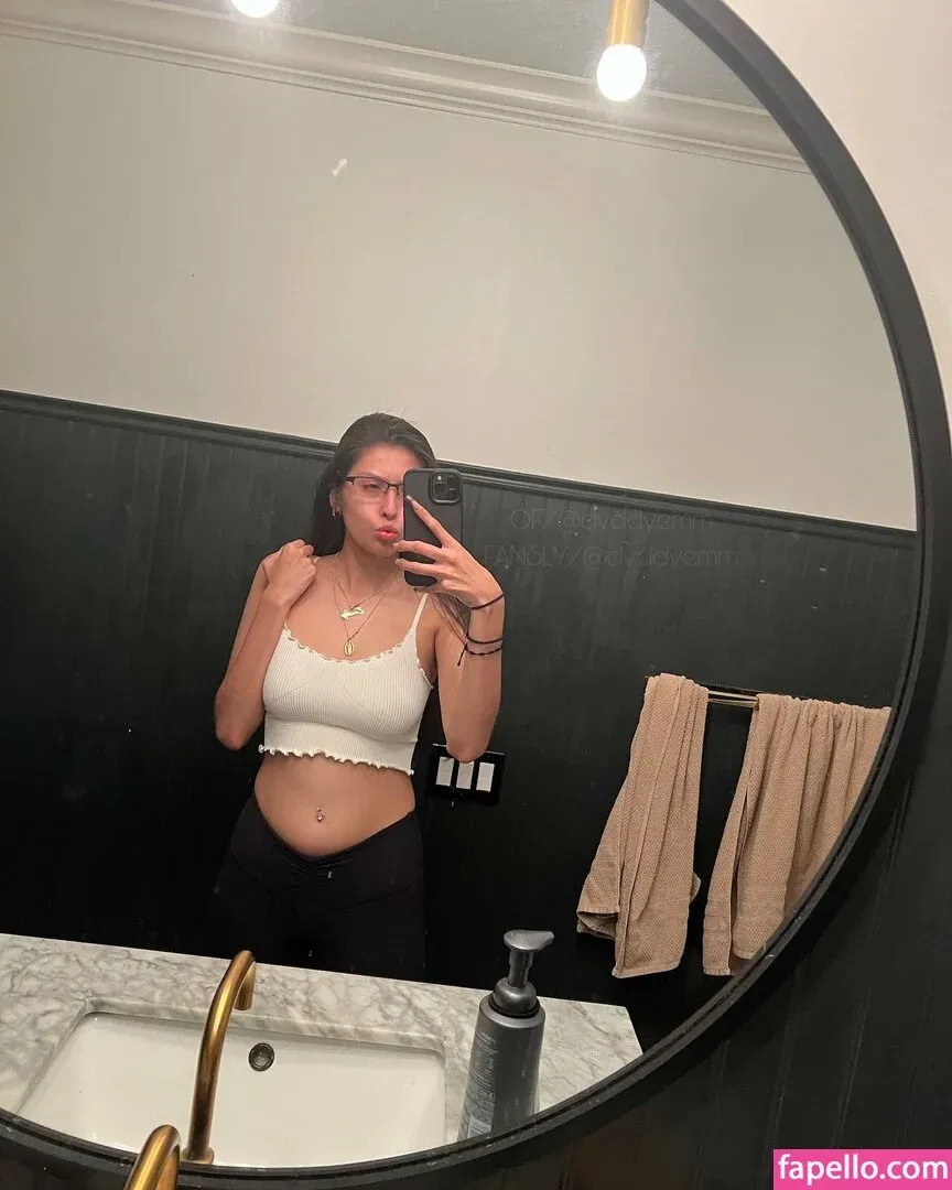 bvbyyem / dvddyemm Onlyfans Photo Gallery 