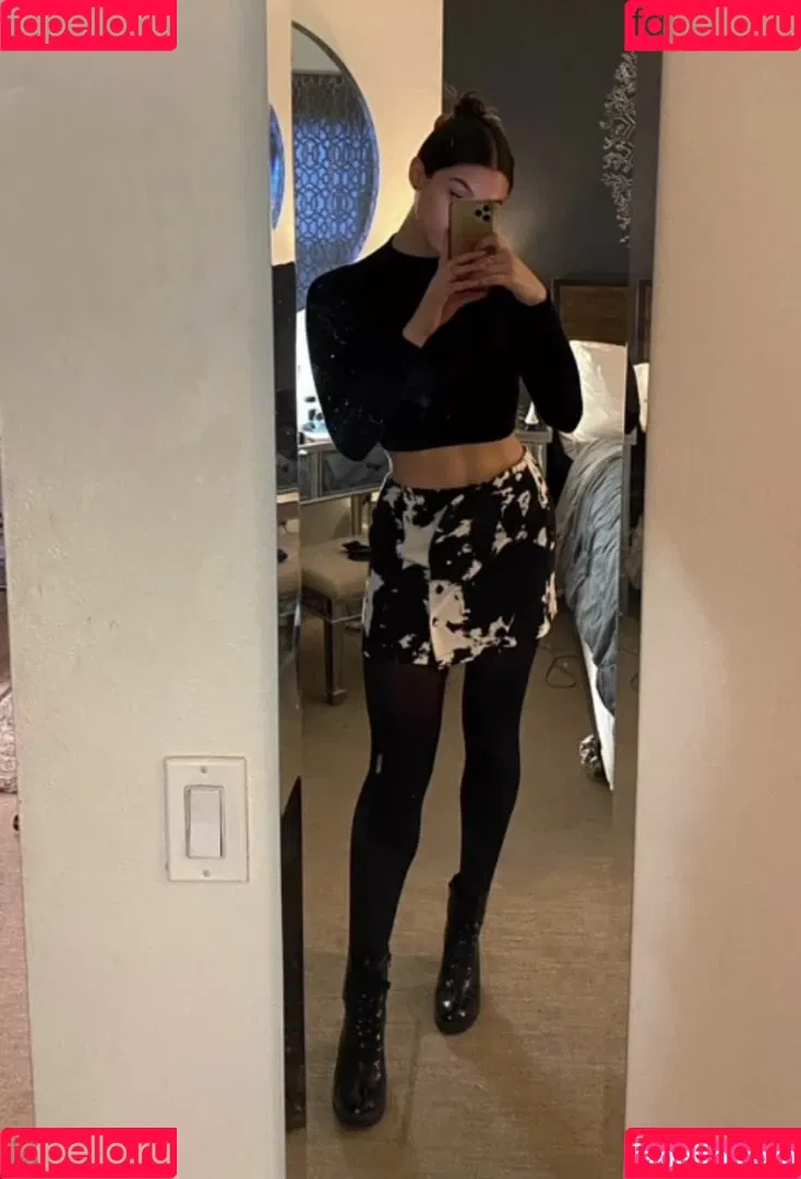 Kira Kosarin / kira_kosarin / kirakosarin Onlyfans Photo Gallery 