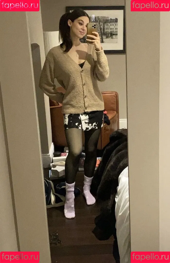 Kira Kosarin / kira_kosarin / kirakosarin Onlyfans Photo Gallery 