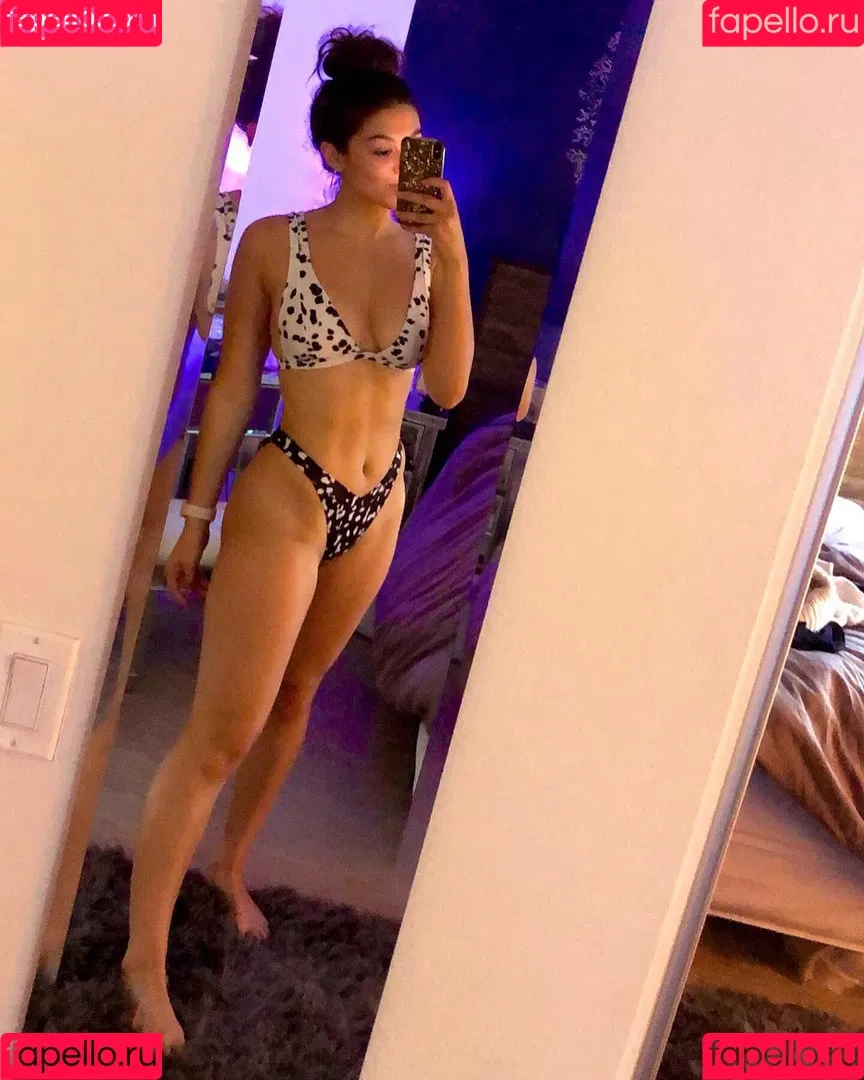 Kira Kosarin / kira_kosarin / kirakosarin Onlyfans Photo Gallery 