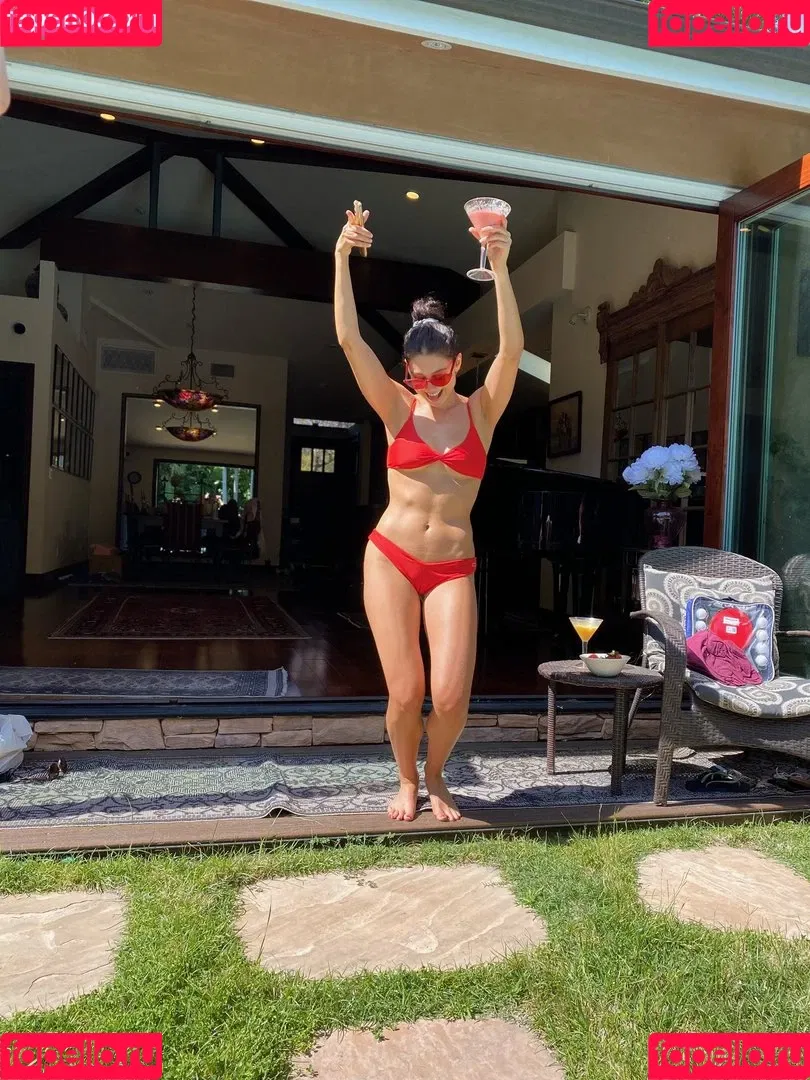 Kira Kosarin / kira_kosarin / kirakosarin Onlyfans Photo Gallery 