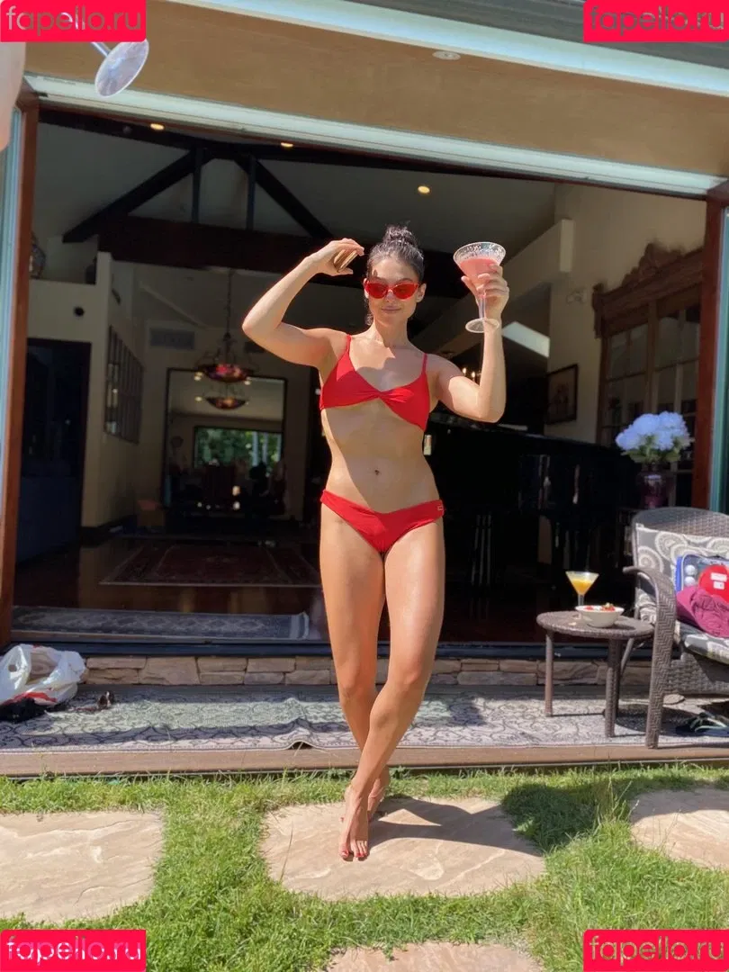 Kira Kosarin / kira_kosarin / kirakosarin Onlyfans Photo Gallery 