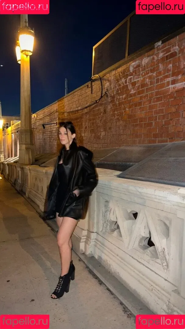 Kira Kosarin / kira_kosarin / kirakosarin Onlyfans Photo Gallery 