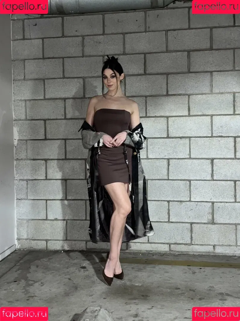 Kira Kosarin / kira_kosarin / kirakosarin Onlyfans Photo Gallery 