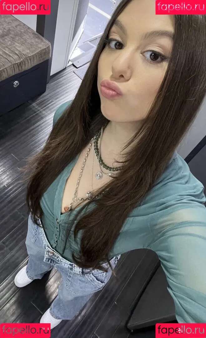 Kira Kosarin / kira_kosarin / kirakosarin Onlyfans Photo Gallery 