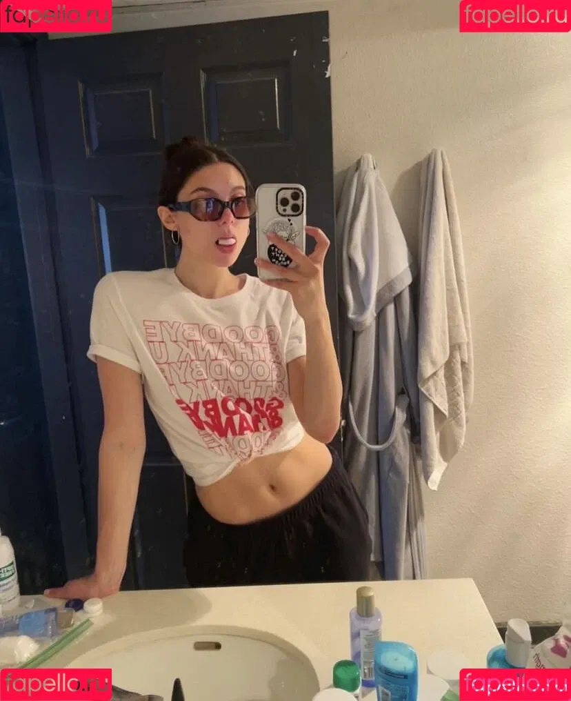 Kira Kosarin / kira_kosarin / kirakosarin Onlyfans Photo Gallery 