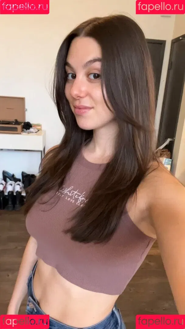 Kira Kosarin / kira_kosarin / kirakosarin Onlyfans Photo Gallery 
