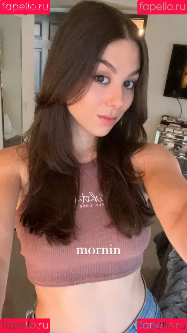 Kira Kosarin / kira_kosarin / kirakosarin Onlyfans Photo Gallery 