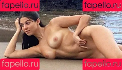 Kira Kosarin / kira_kosarin / kirakosarin Onlyfans Photo Gallery 