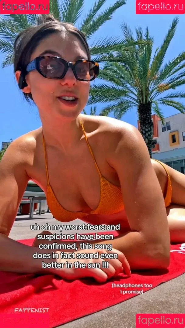 Kira Kosarin / kira_kosarin / kirakosarin Onlyfans Photo Gallery 
