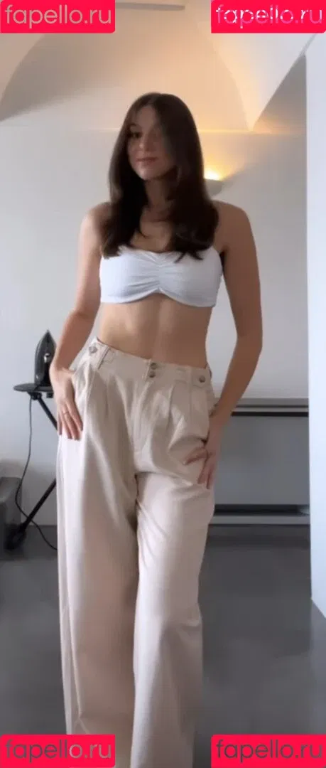 Kira Kosarin / kira_kosarin / kirakosarin Onlyfans Photo Gallery 