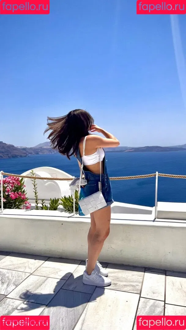 Kira Kosarin / kira_kosarin / kirakosarin Onlyfans Photo Gallery 
