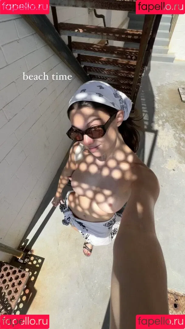 Kira Kosarin / kira_kosarin / kirakosarin Onlyfans Photo Gallery 