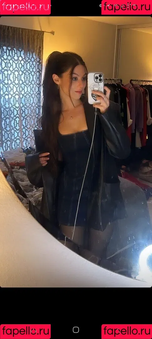 Kira Kosarin / kira_kosarin / kirakosarin Onlyfans Photo Gallery 