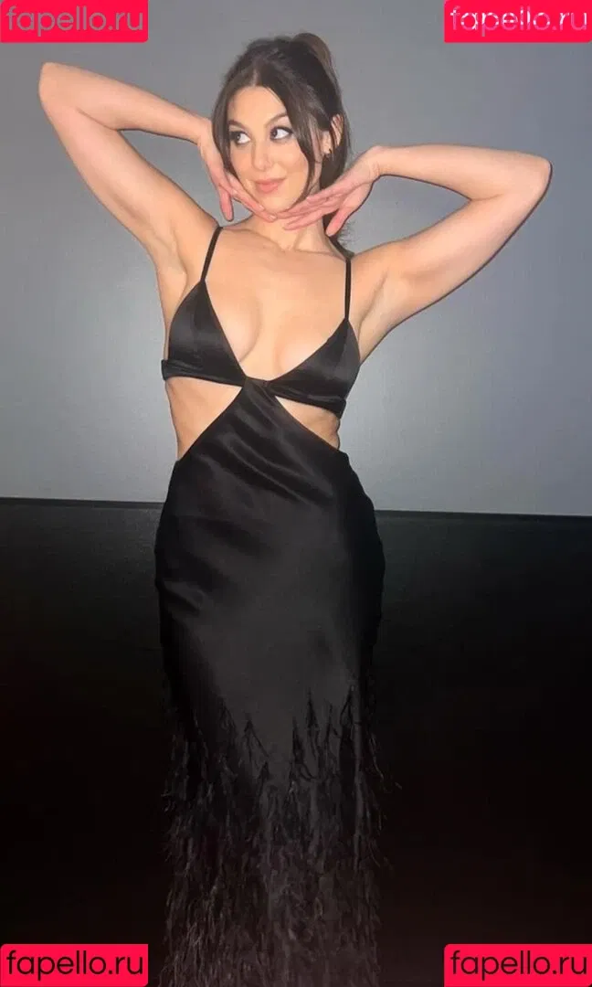 Kira Kosarin / kira_kosarin / kirakosarin Onlyfans Photo Gallery 